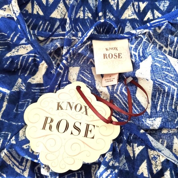 Blue and White Geometric Pattern Dress - Picture 4 of 15